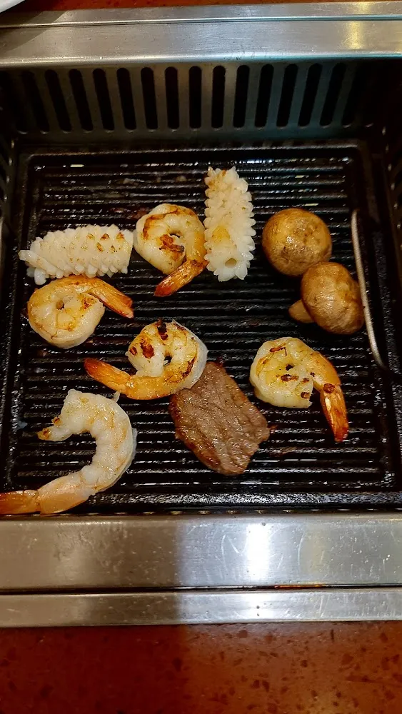 Mélanger Crevette Viande Et Champignons